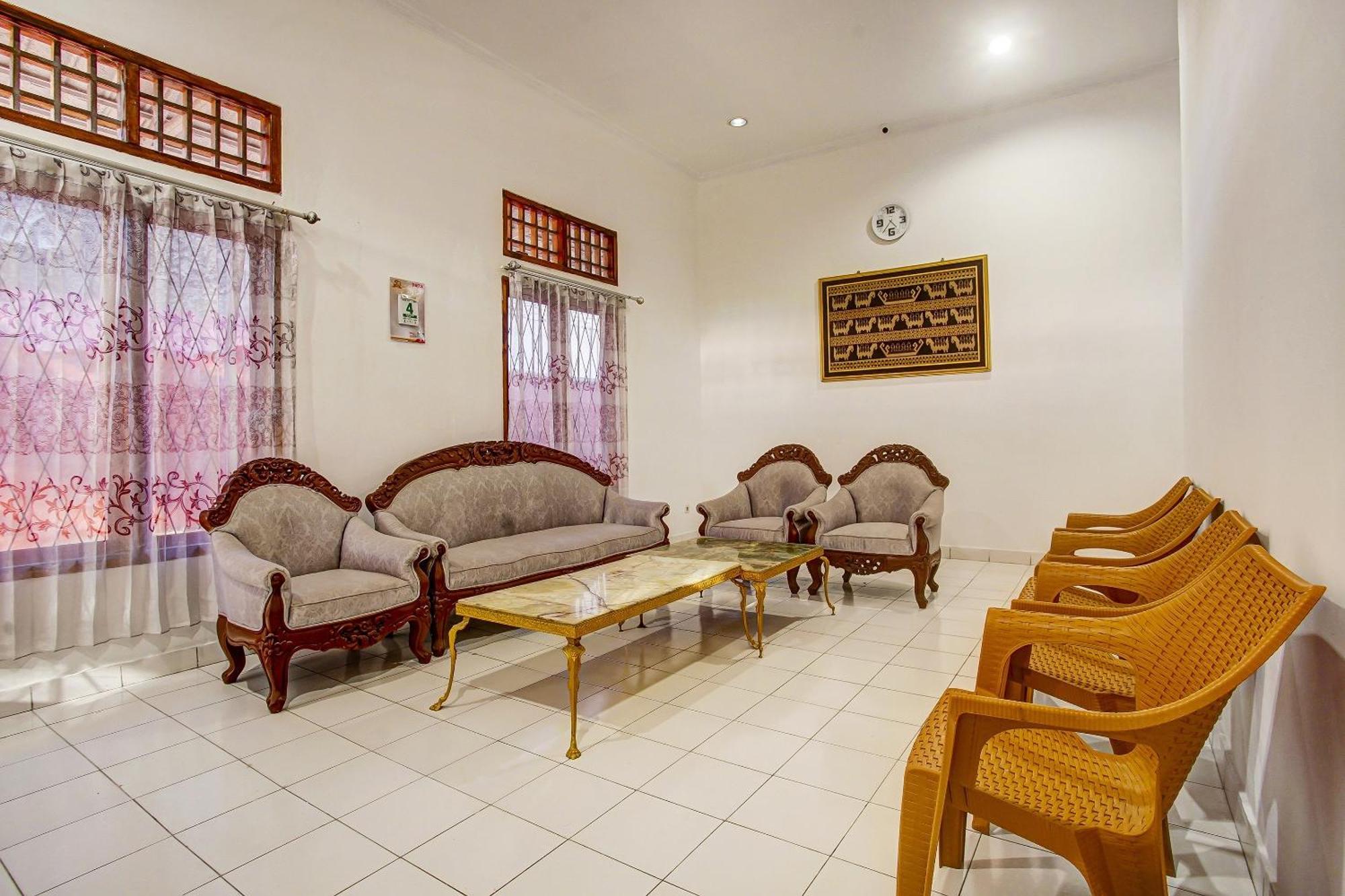 Super Oyo 91055 Homestay Syariah 班达楠榜 外观 照片